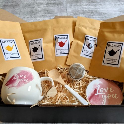 Chai Tea Gift Box with Mug, Tea Strainer, Coaster and Spoon