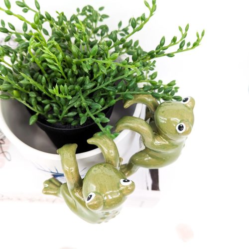 Cheeky Green Frog Pot Sitter Hanger - Set of 2