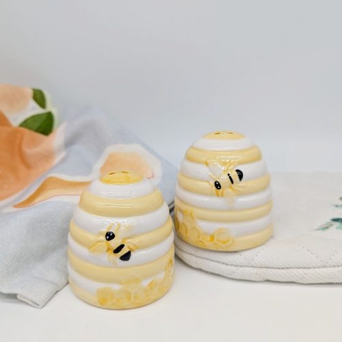 Buzzing Bee Hive Salt Pepper Shaker Set