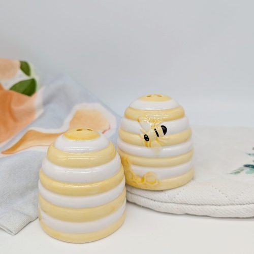 Buzzing Bee Hive Salt Pepper Shaker Set