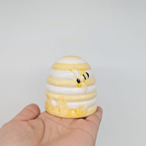 Buzzing Bee Hive Salt Pepper Shaker Set