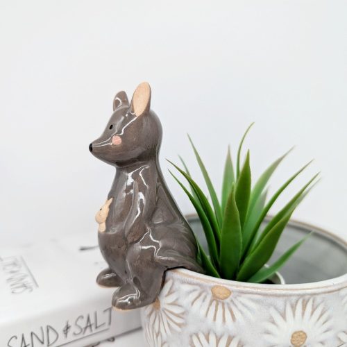 Kangaroo with Joey Pot Hanger Sitter