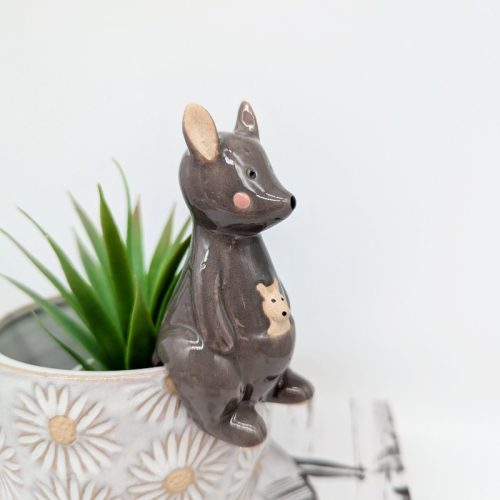 Kangaroo with Joey Pot Hanger Sitter