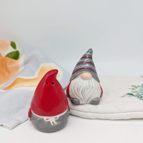 Red Santa Claus Salt Pepper Shaker Set