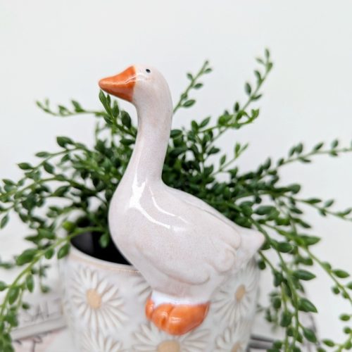 White Goose Pot Hanger Sitter