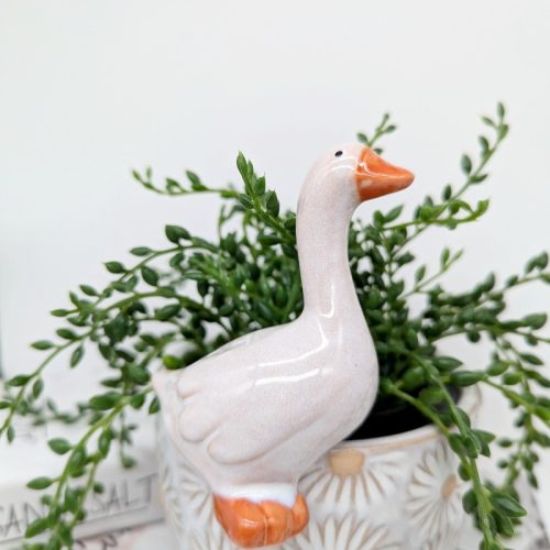 White Goose Pot Hanger Sitter