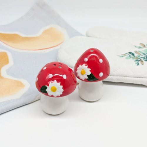 Red Mushroom Salt Pepper Shaker Set