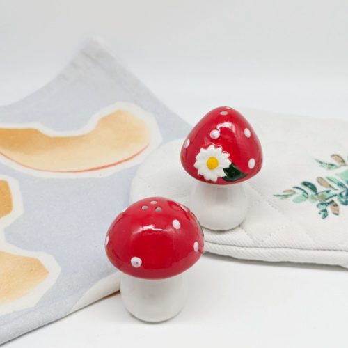 Red Mushroom Salt Pepper Shaker Set