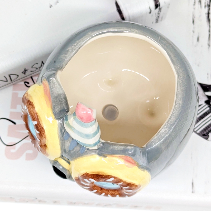 Donut Eyes Grey Cat Planter Pot_d