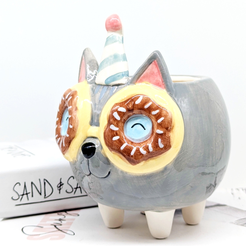Donut Eyes Grey Cat Planter Pot_e Donut Eyes Grey Cat Planter Pot