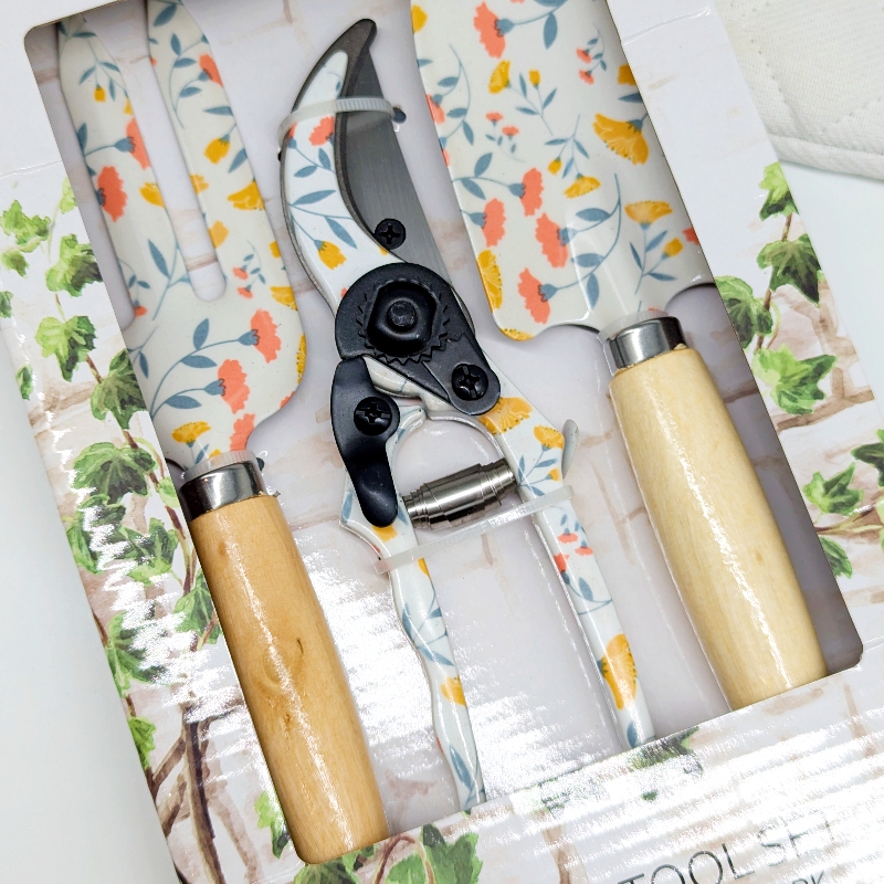 Floral Garden Tools - Set of 3_f Floral Garden Tools - Set of 3