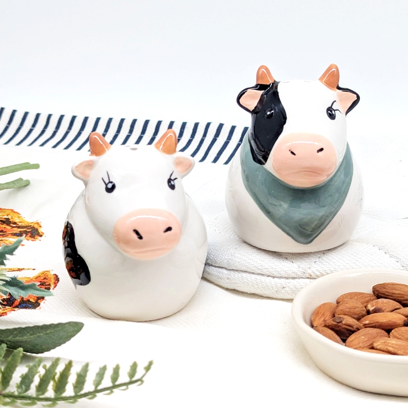 Pink Cow Salt Pepper Shaker Set