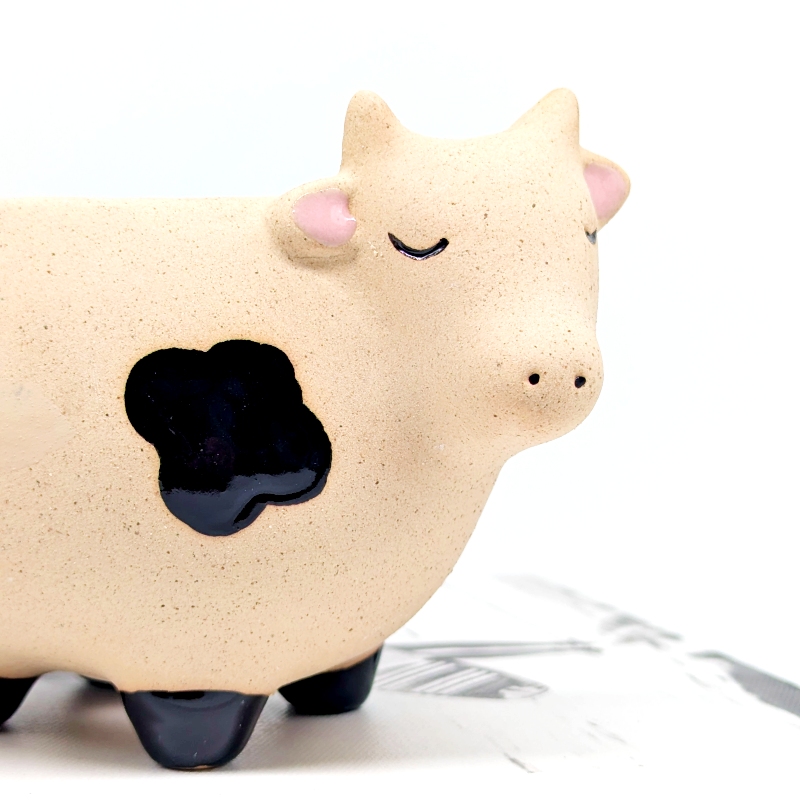 Sandy Cow Ceramic Planter Pot_g