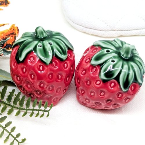 Strawberry Fruit Salt Pepper Shaker Set