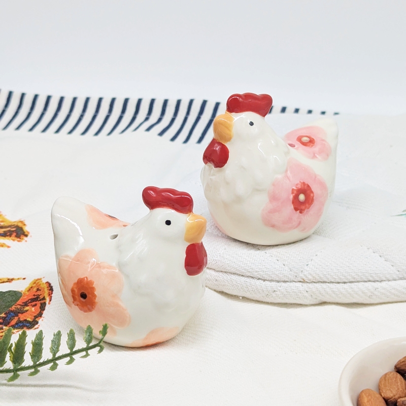 PXL_20251105_032148611 Floral Chicken Salt Pepper Shaker Set