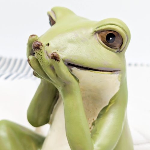 Sitting Green Frog Ornament Figurine